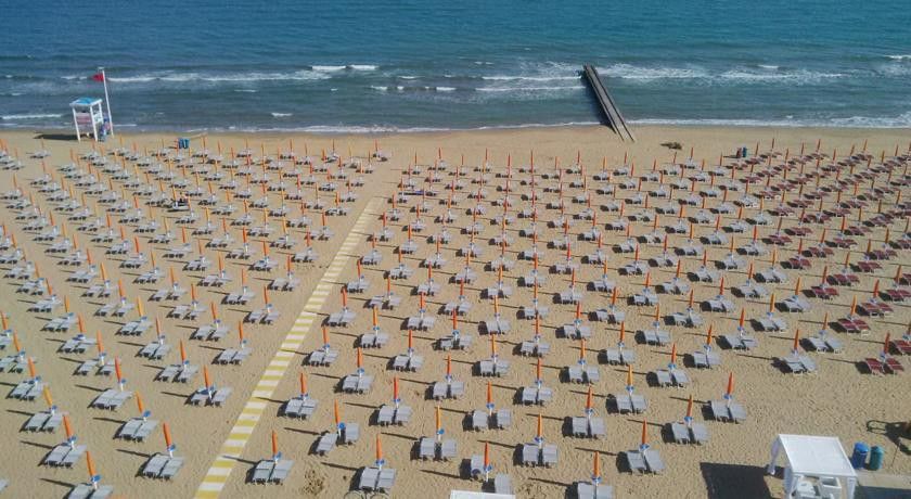 Hotel Mondial Lido di Jesolo Exterior foto